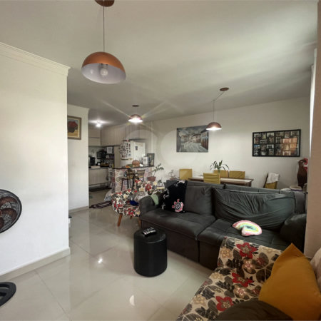 Casa à venda com 3 quartos, sendo 1 suíte,  no condomínio Capigaí, São Paulo - SP