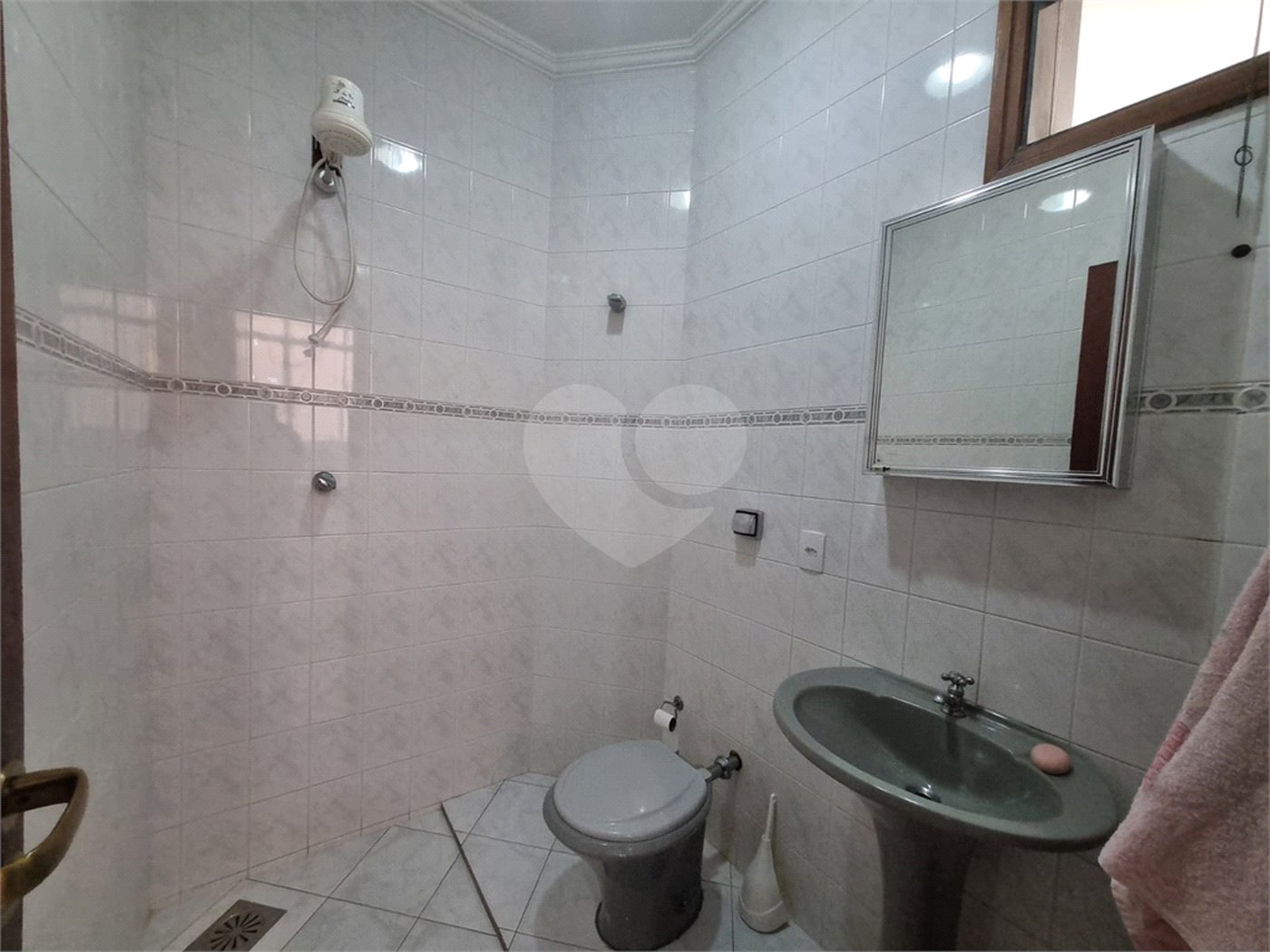 Sobrado à venda com 3 quartos, sendo 1 suíte,  em Vila Trujillo, Sorocaba, SP