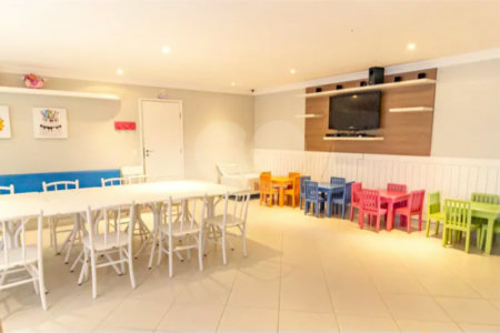 Apartamento à venda na Moóca, 68m², 2 dormitórios, 1 suíte, 1 vaga, ar condicionado, varanda, lazer completo