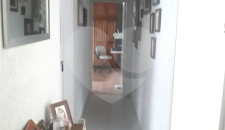 Casa Térrea à venda com 4 quartos, sendo 1 suíte,  em Vila Romero, São Paulo, SP