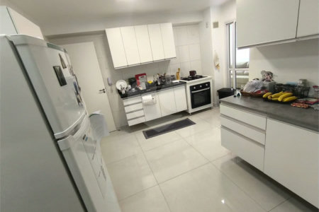 Apartamento à venda com 3 quartos, sendo 1 suíte,  em Jardim Vazani, São Paulo, SP