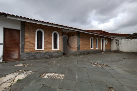 Casa à venda com 4 quartos, sendo 3 suítes, no condomínio Rancho Dirce, Sorocaba - SP