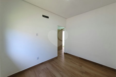 Casa à venda com 3 suítes no condomínio Via Castelli, Louveira - SP