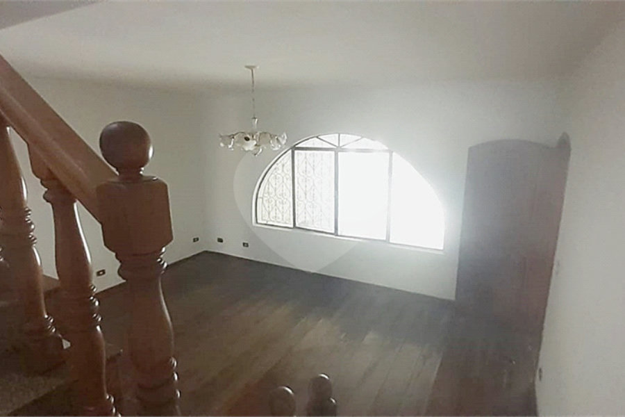 Sobrado à venda com 4 quartos, sendo 2 suítes,  em Vila Maria, São Paulo, SP