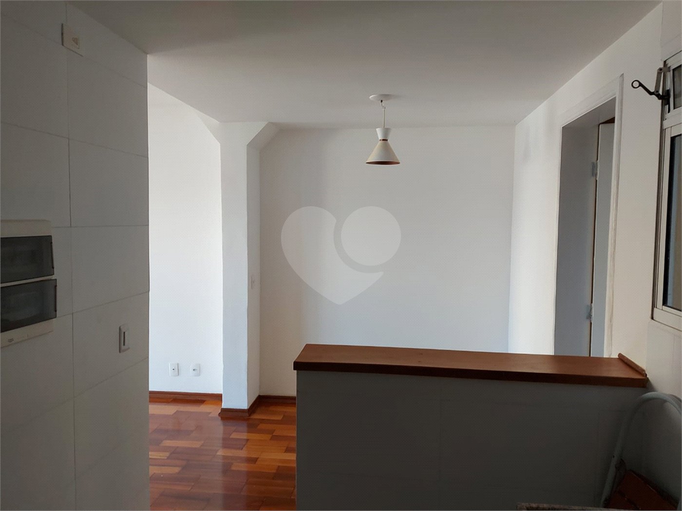 Casa à venda com 3 quartos, sendo 1 suíte, no condomínio Vila das Macieiras, São Paulo - SP