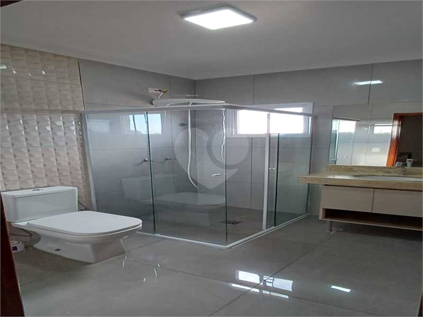 Sobrado à venda com 3 suítes em Residencial Monte Verde, Indaiatuba, SP