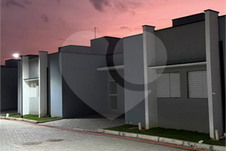 Casa à venda com 2 suítes no condomínio Villággio Álvaro Scalet, Salto - SP
