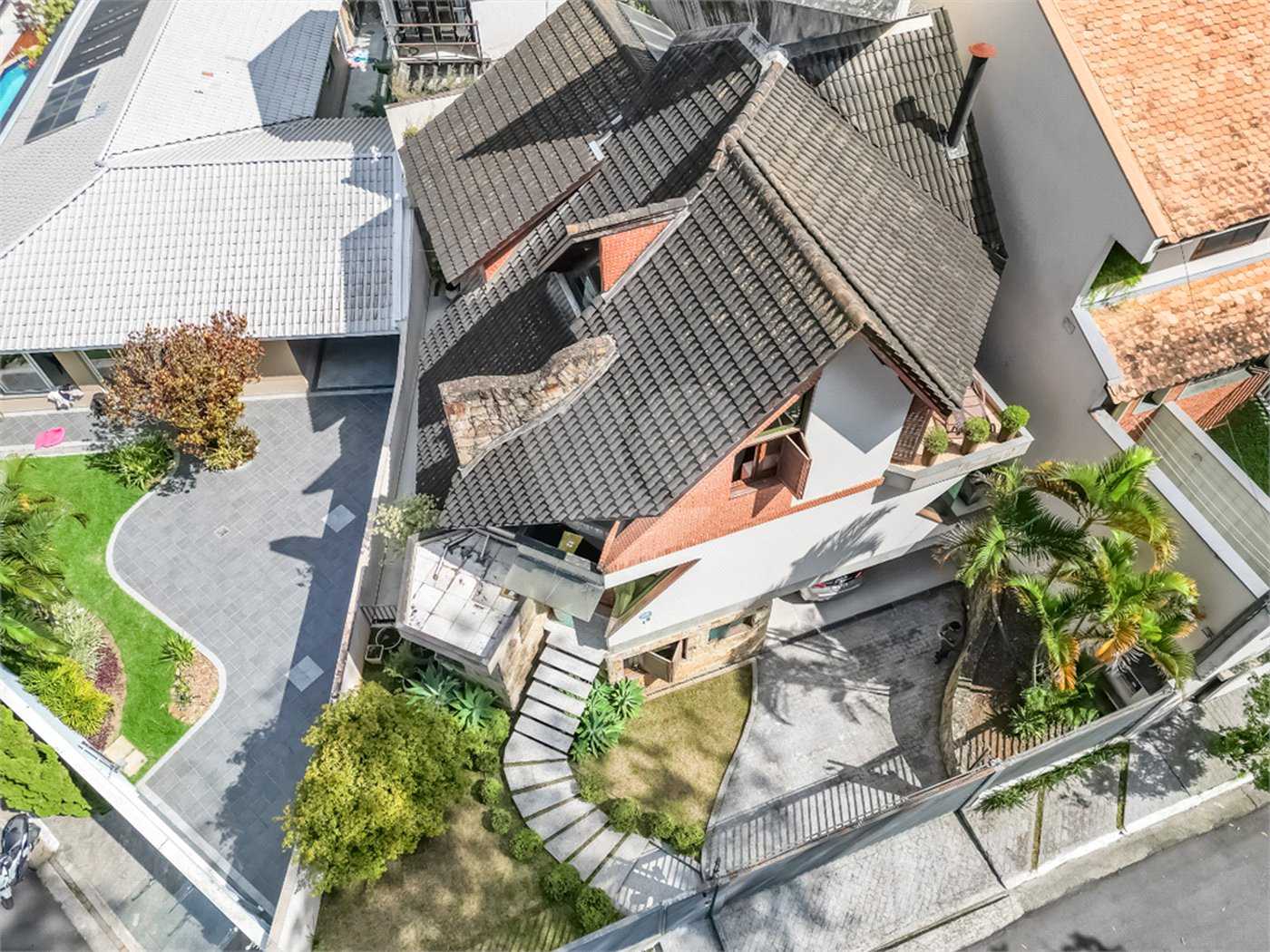 Casa à venda com 4 quartos, sendo 2 suítes, em Jardim Marajoara, São Paulo, SP