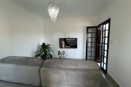 Sobrado à venda com 4 quartos, sendo 1 suíte, em Jardim Ana Maria, Sorocaba, SP