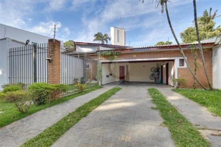 Casa Térrea à venda com 3 quartos, sendo 1 suíte, em Interlagos, São Paulo, SP