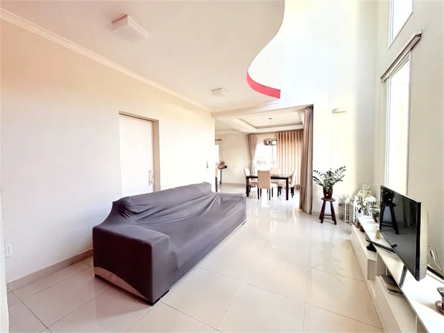 Casa à venda com 3 suítes em Parque Nova Suíça, Valinhos, SP