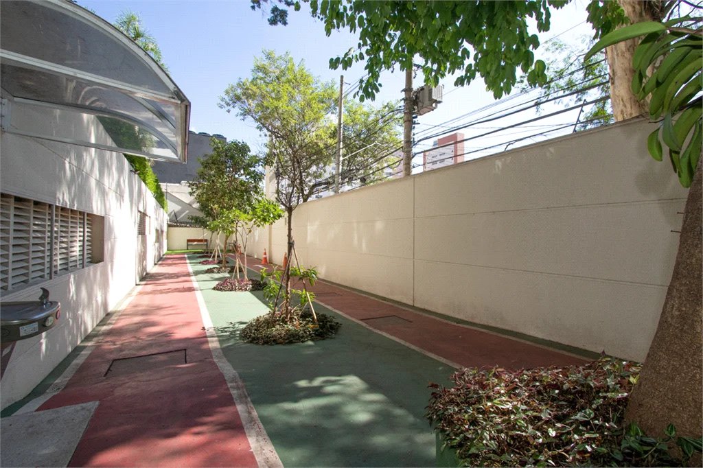 Apartamento à venda com 4 quartos, sendo 3 suítes,  em Vila Romana, São Paulo, SP