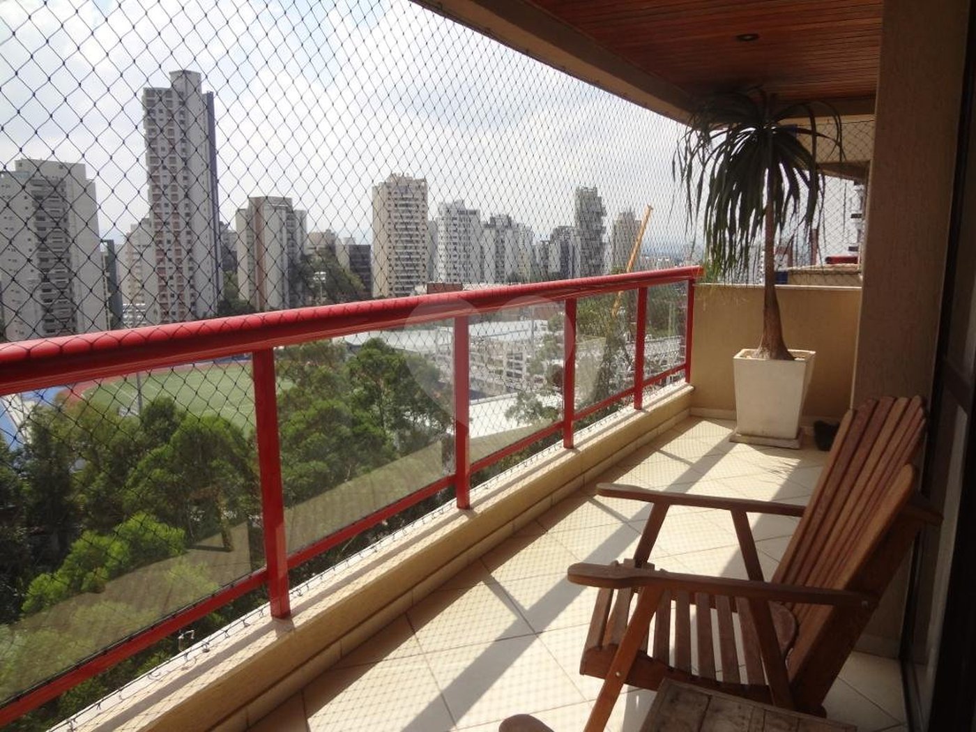 Apartamento à venda com 3 suítes em Vila Suzana, São Paulo, SP