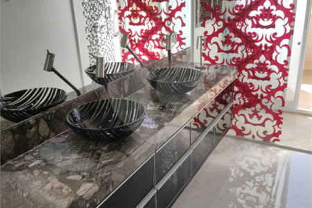Casa à venda com 3 suítes no condomínio Estância Marambaia, Vinhedo - SP