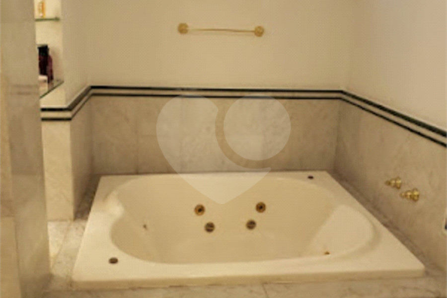 Apartamento à venda com 3 quartos, sendo 1 suíte,  em Jardim América, São Paulo, SP