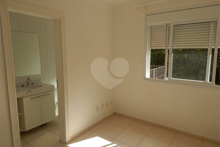 Casa à venda com 3 suítes no condomínio Recanto dos Paturis, Vinhedo - SP