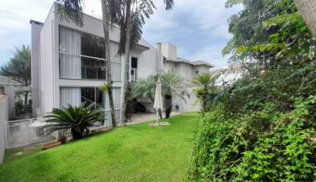 Casa à venda com 3 quartos, sendo 1 suíte,  no condomínio Residencial Itatiba Country Club, Itatiba - SP