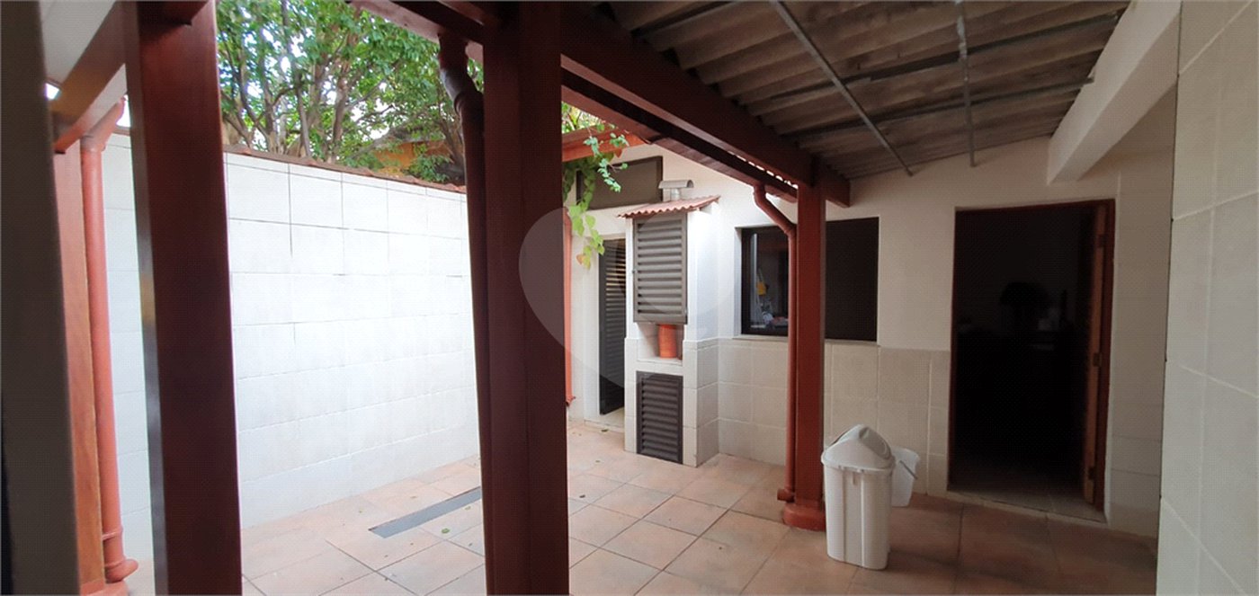 Sobrado à venda com 4 quartos, sendo 2 suítes, em Moema, São Paulo, SP