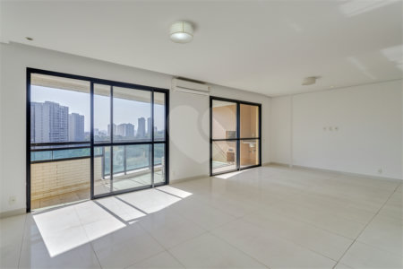 Apartamento à venda com 3 quartos, sendo 1 suíte, em Morumbi, São Paulo, SP