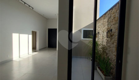 Casa à venda com 3 suítes no condomínio Residencial Golden Ville, Itapetininga - SP