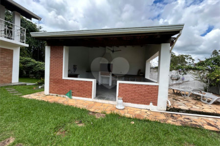 Casa à venda com 5 quartos, sendo 3 suítes, no condomínio Estância Marambaia, Vinhedo - SP