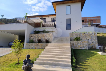 Casa à venda ou para alugar com 4 suítes no condomínio Itaporã, Atibaia - SP