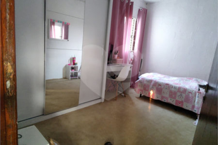 Chácara à venda com 4 quartos, sendo 1 suíte, em Vila Santa Helena, Atibaia, SP