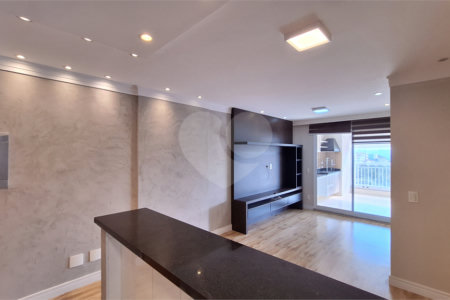 Apartamento à venda com 2 quartos, sendo 1 suíte,  em Vila Leonor, São Paulo, SP