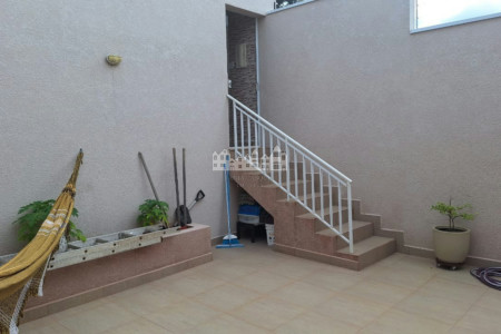 Casa à venda com 3 quartos, sendo 1 suíte, em Residencial Jardins da Catalunha, Atibaia, SP