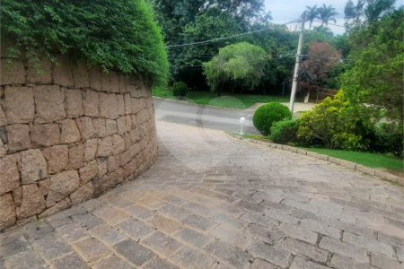 Casa à venda com 6 quartos, sendo 3 suítes, no condomínio Estância Marambaia, Vinhedo - SP