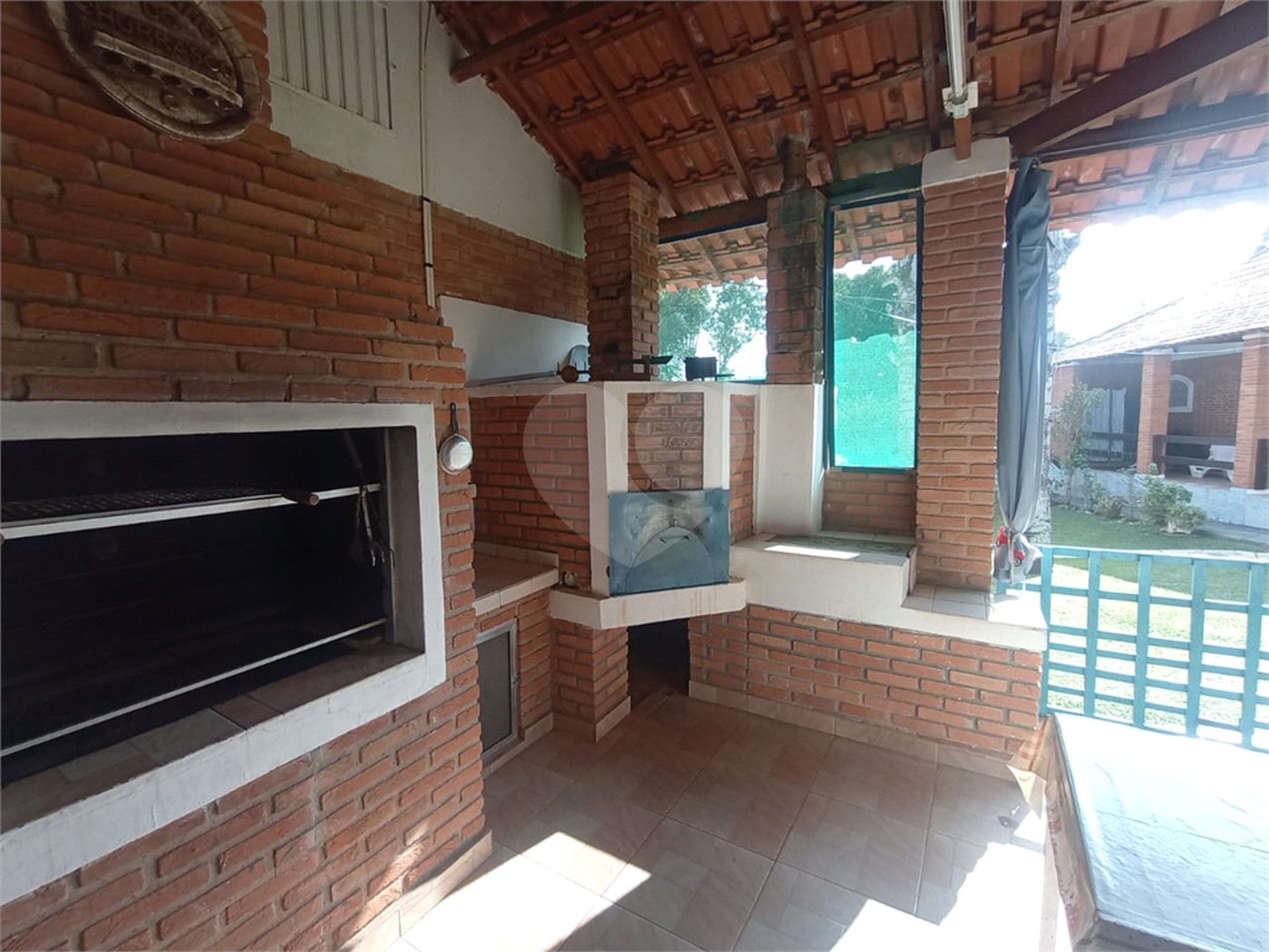 Chácara à venda com 6 quartos, sendo 1 suíte,  em Cercadinho, Alambari, SP
