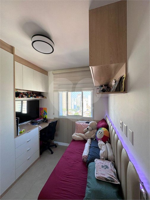 Apartamento á venda de 81m2 no Ipiranga com 2 dorms, 2 suítes, 3 banheiros, 2 vagas. Estuda permuta.