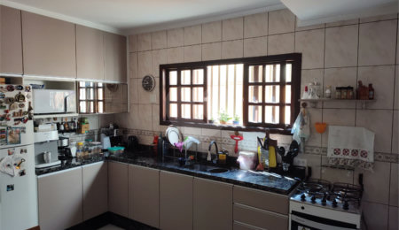 Sobrado à venda com 3 quartos, sendo 1 suíte,  em Tremembé, São Paulo, SP