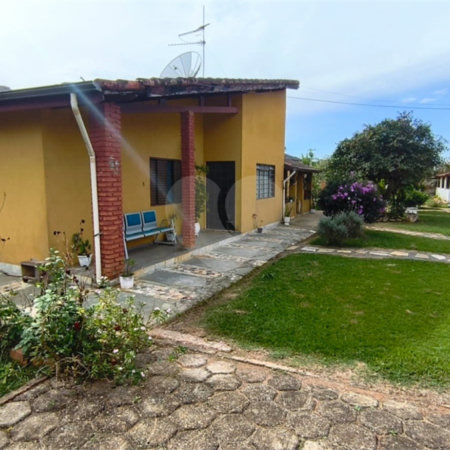 Chácara à venda com 4 quartos, sendo 1 suíte,  em Vale San Fernando, Itapetininga, SP