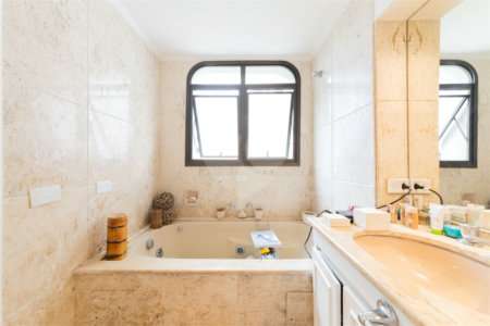 Apartamento à venda com 3 quartos, sendo 2 suítes, em Itaim Bibi, São Paulo, SP