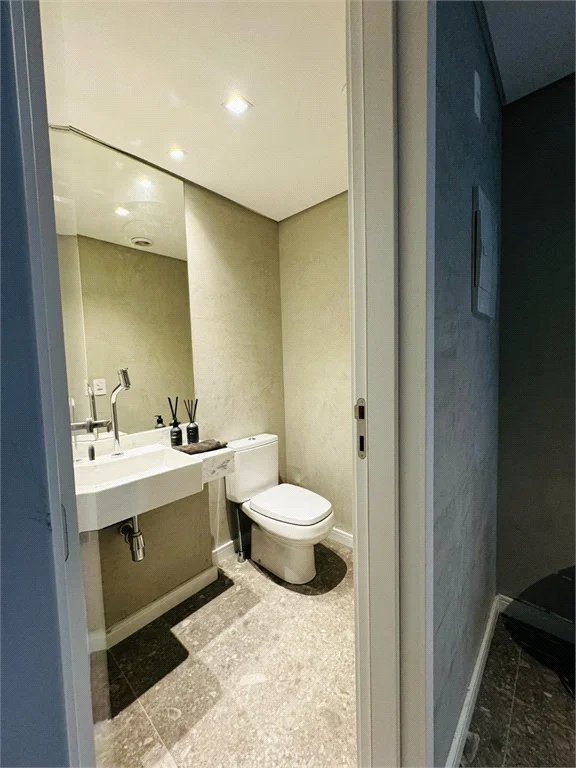 Apartamento à venda com 3 quartos em Vila Cordeiro, São Paulo, SP