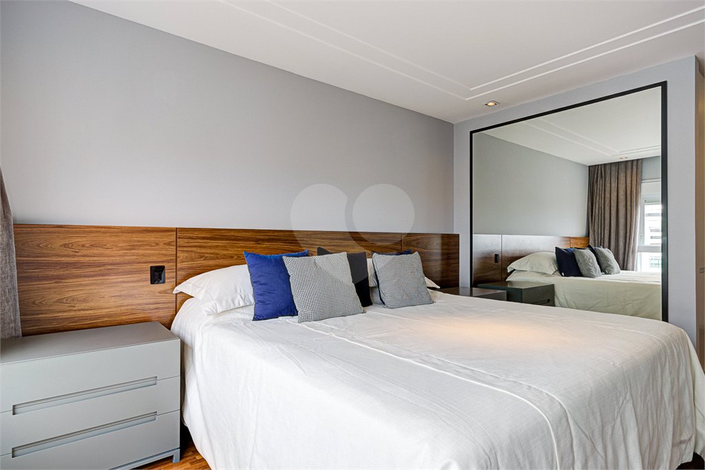 Apartamento à venda com 3 suítes em Campo Belo, São Paulo, SP
