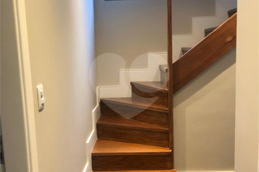 Casa à venda com 4 quartos, sendo 2 suítes,  em Horto Florestal, São Paulo, SP