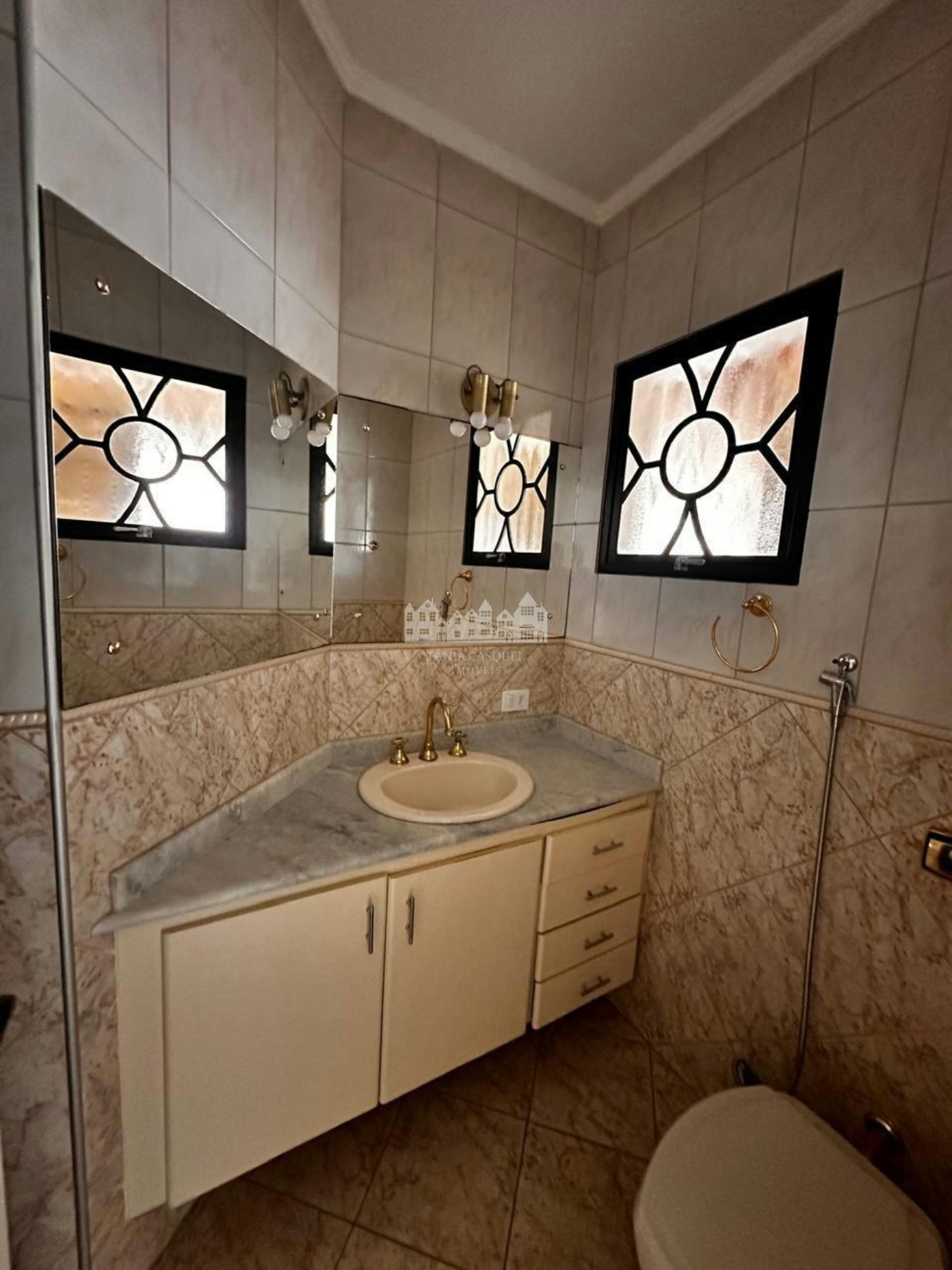 Casa para alugar com 3 suítes em Vila Santista, Atibaia, SP