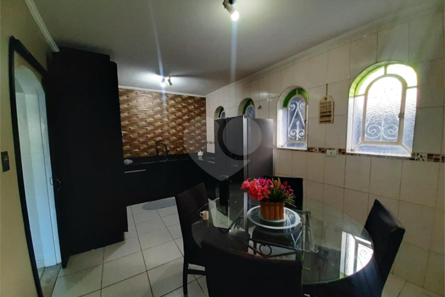 Sobrado à venda com 4 quartos, sendo 2 suítes, em Tremembé, São Paulo, SP