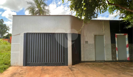 Casa à venda com 4 quartos, sendo 1 suíte,  em Interlagos, Três Lagoas, MS