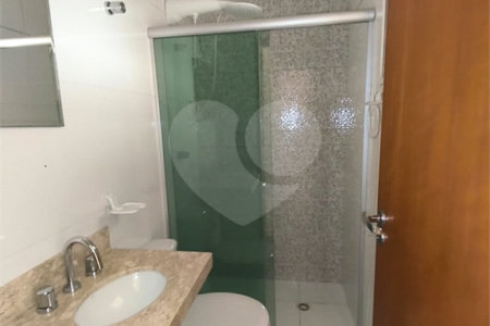Sobrado à venda com 3 quartos, sendo 1 suíte, em Chora Menino, São Paulo, SP