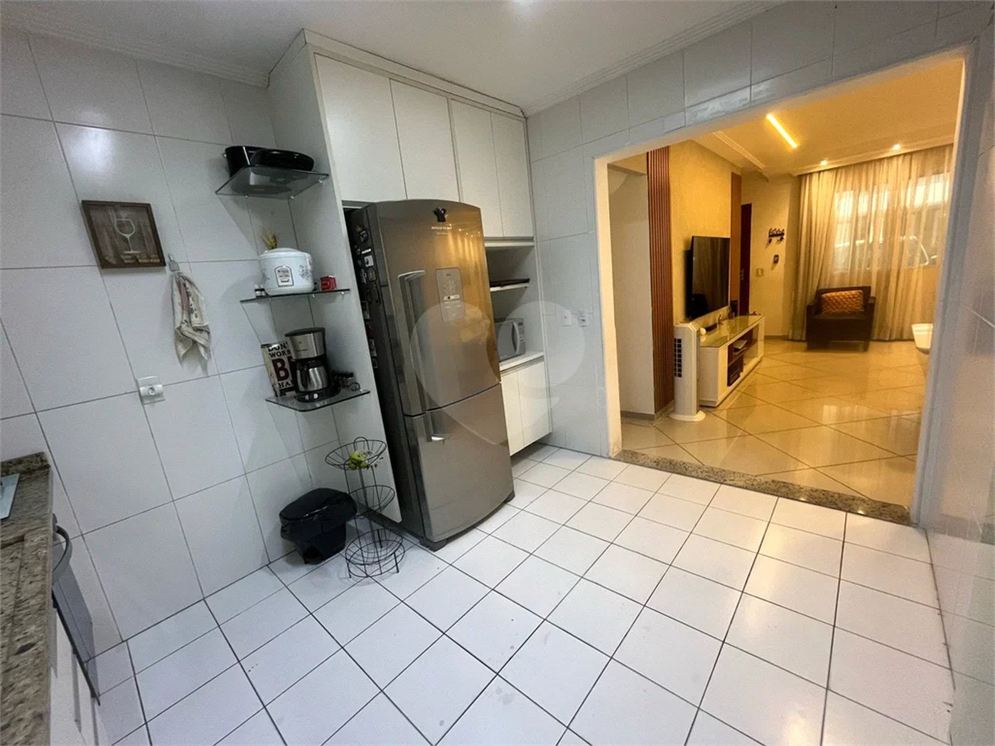 Casa à venda com 3 quartos, sendo 1 suíte, no condomínio Residencial Villagio Vitória, Guarulhos - SP