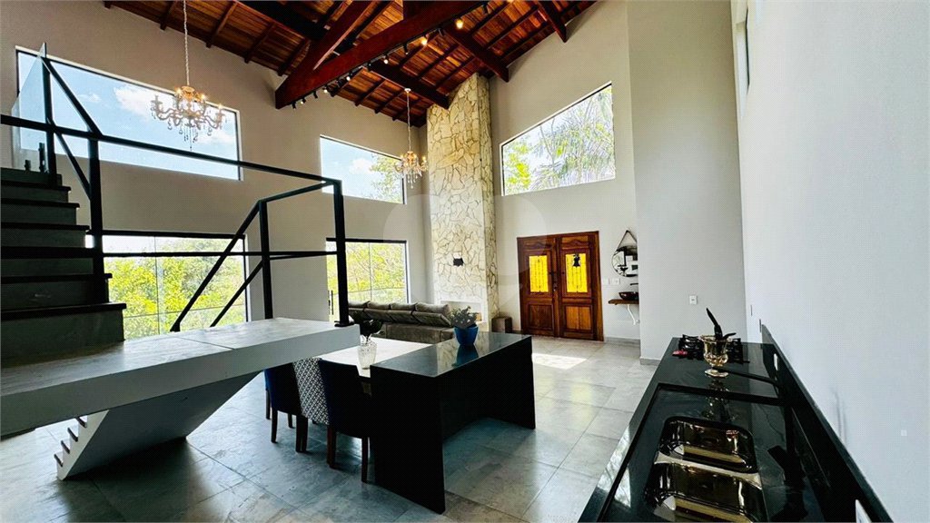 Casa à venda com 4 suítes no condomínio Associação Portal Ouro Verde, Atibaia - SP
