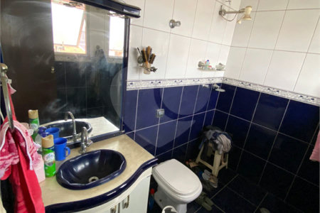 Sobrado à venda com 3 quartos, sendo 1 suíte, em Jardim dos Ipês, Suzano, SP