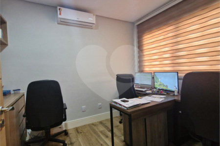 Casa à venda com 5 quartos, sendo 3 suítes, no condomínio Residencial Terras de Vinhedo, Vinhedo - SP