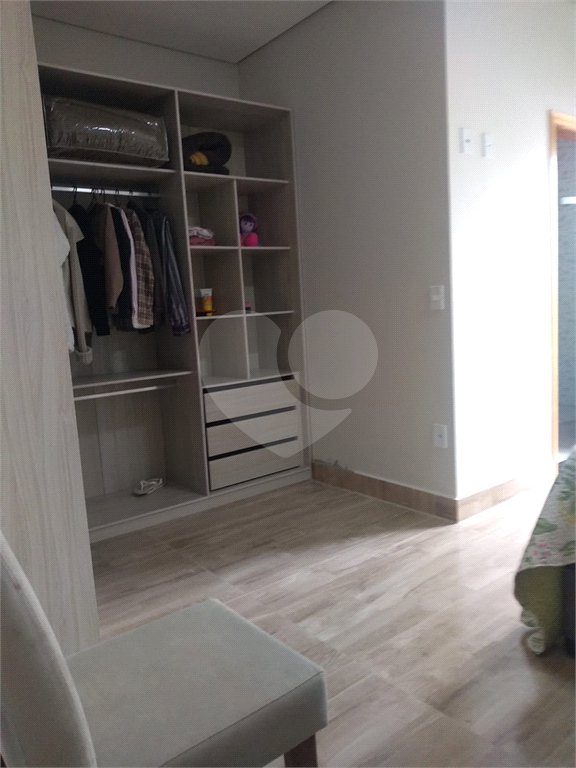 Casa à venda com 3 quartos, sendo 1 suíte, no condomínio Terras da Estância, Paulínia - SP