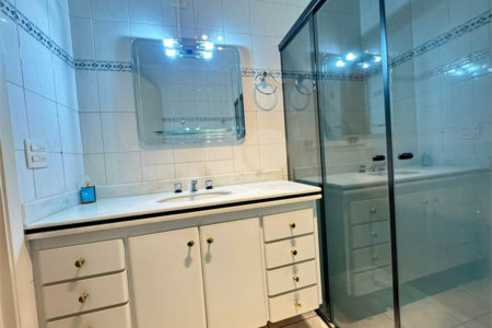 Apartamento à venda com 4 quartos, sendo 2 suítes,  em Pinheiros, São Paulo, SP