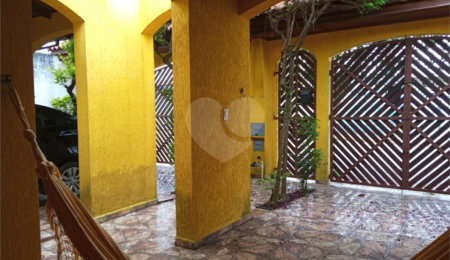 Casa à venda com 4 quartos, sendo 1 suíte,  em Vila Bela Flor, Mogi das Cruzes, SP