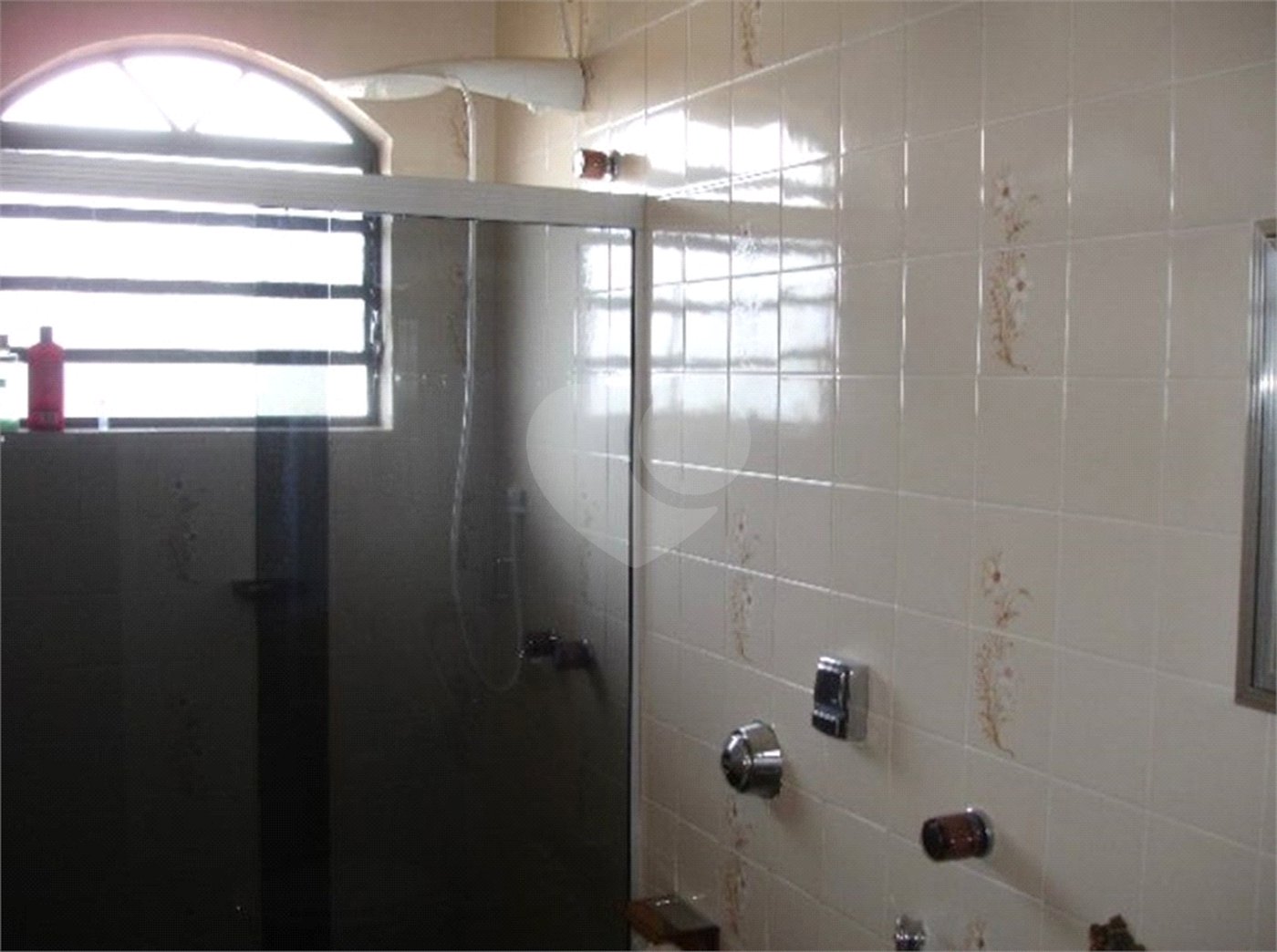 Chácara à venda com 6 quartos, sendo 2 suítes, no Centro, Serra Negra, SP
